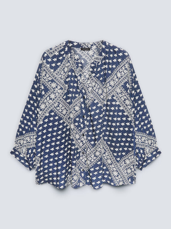 Loose bandana print shirt