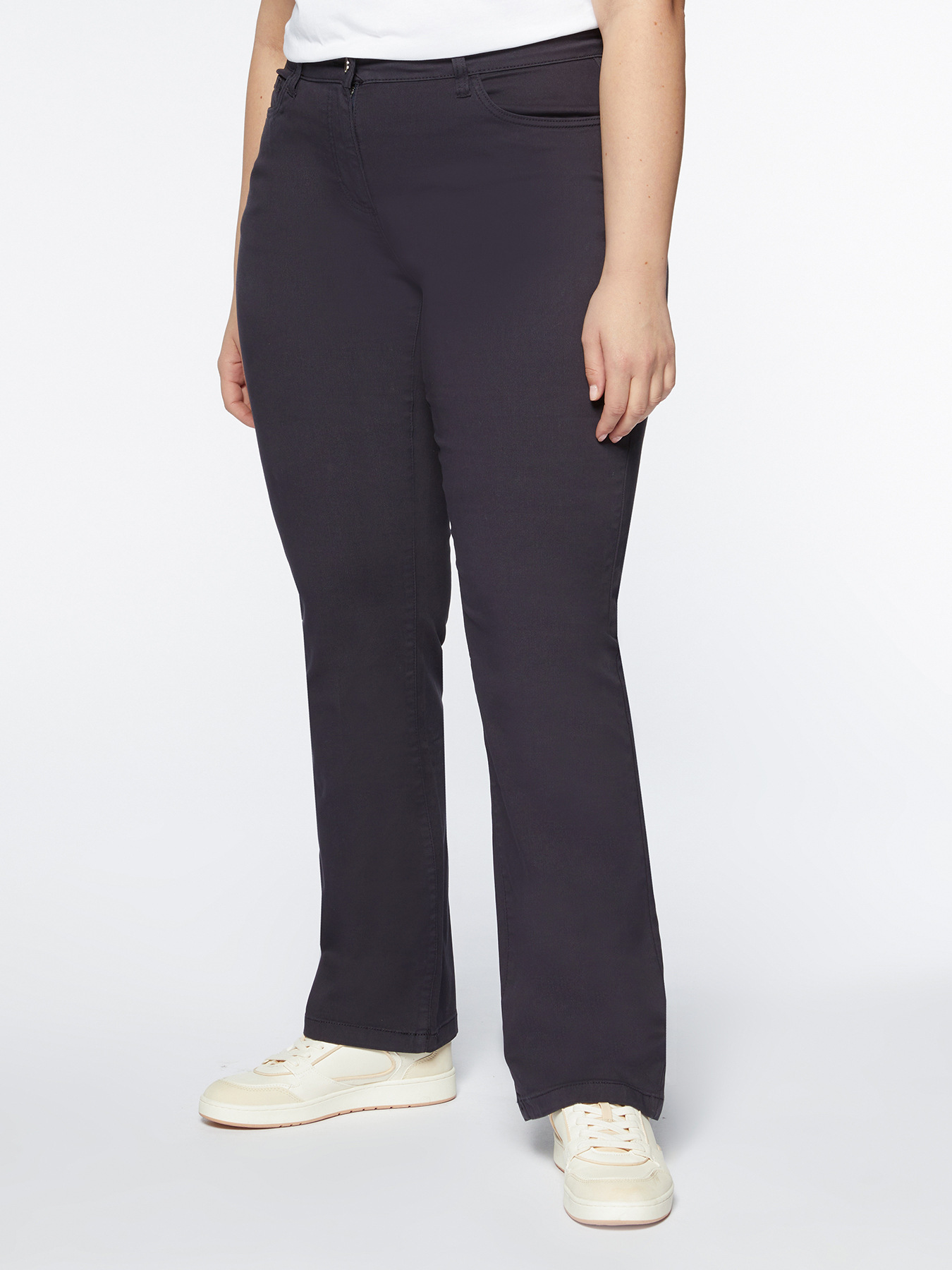 Pantalon regular cinq poches image number 0