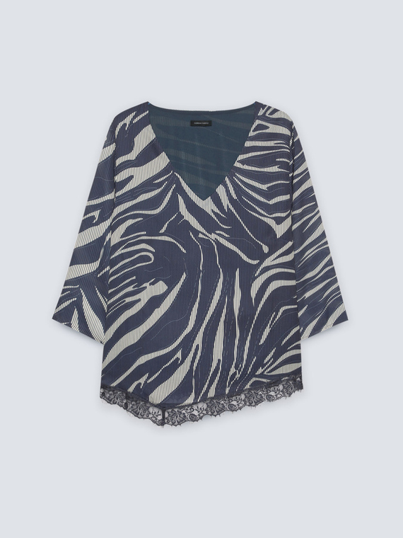 Blusa estampada con borde de encaje