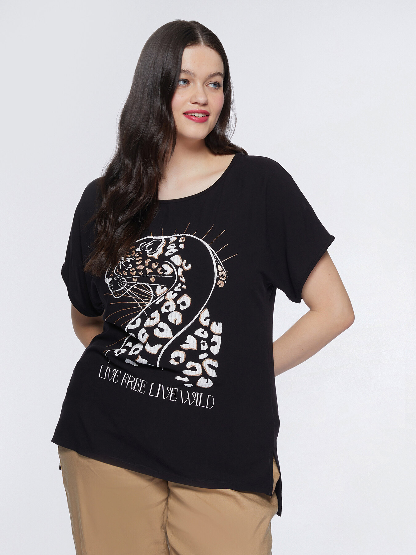 T-shirt con stampa animalier image number 0