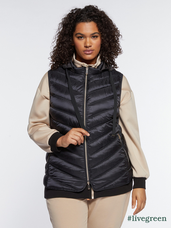 Sleeveless down jacket with hood