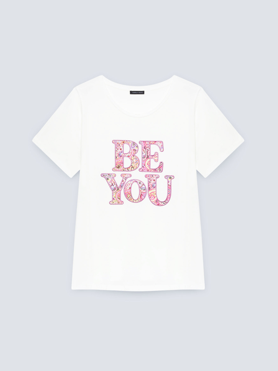 Camiseta con texto