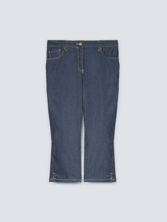 Capri-Jeans mit Steppnähten in Kontrastfarbe