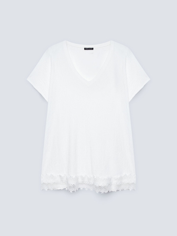 T-shirt in due tessuti con pizzo