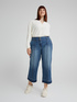 Cropped jeans with slant pockets image number 4