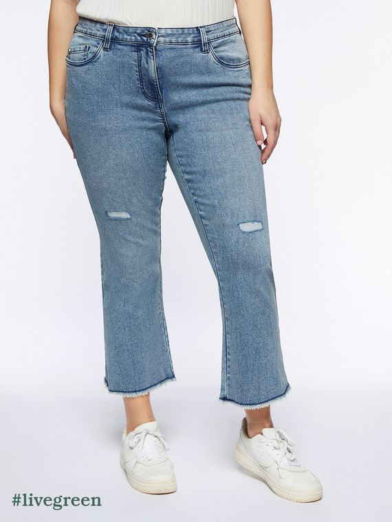 Kick-Flare-Jeans mit Rissen