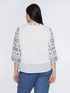 Blusa con bordados en contraste image number 2