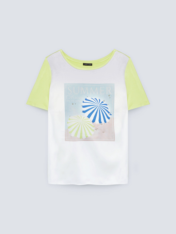 T-shirt con stampa e perle