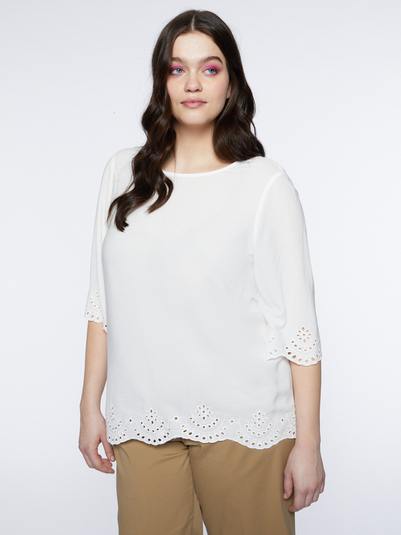 Blouse avec bas effet dentelle