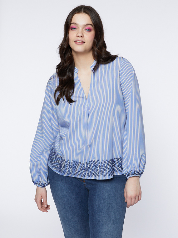 Blusa de rayas con bordado étnico