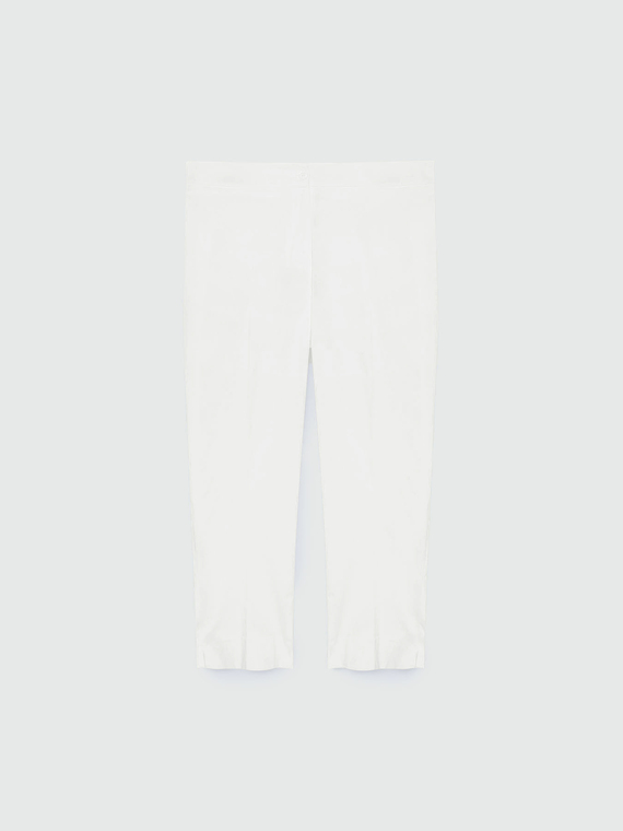 Capri trousers made of stretch fabric